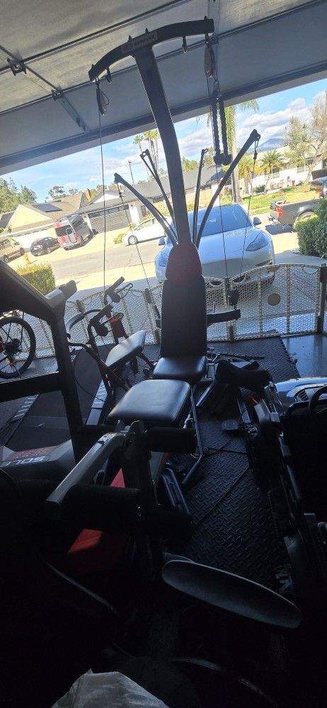 Bowflex Like New With Extra 50lb Rods And Extra Accessories for Sale in ...