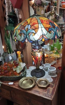 Amber Stained Glass Lamp-New- Located In Shelton 