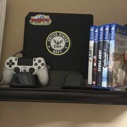 PS4 Slim 1Tb, 5 Games, Cooling/charging Station