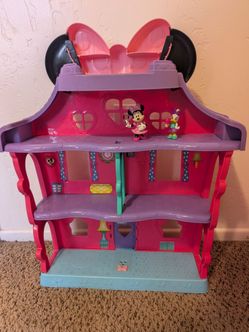 Minnie Mouse Dollhouse Singing/ Light Up Playhouse