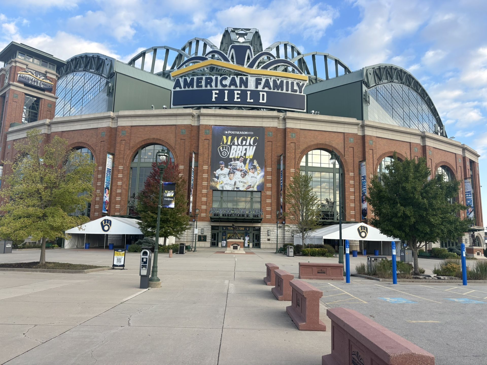 BREWERS VS CUBS TICKETS SATURDAY OCTOBER 11TH 