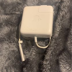 APPLE LAPTOP CHARGER