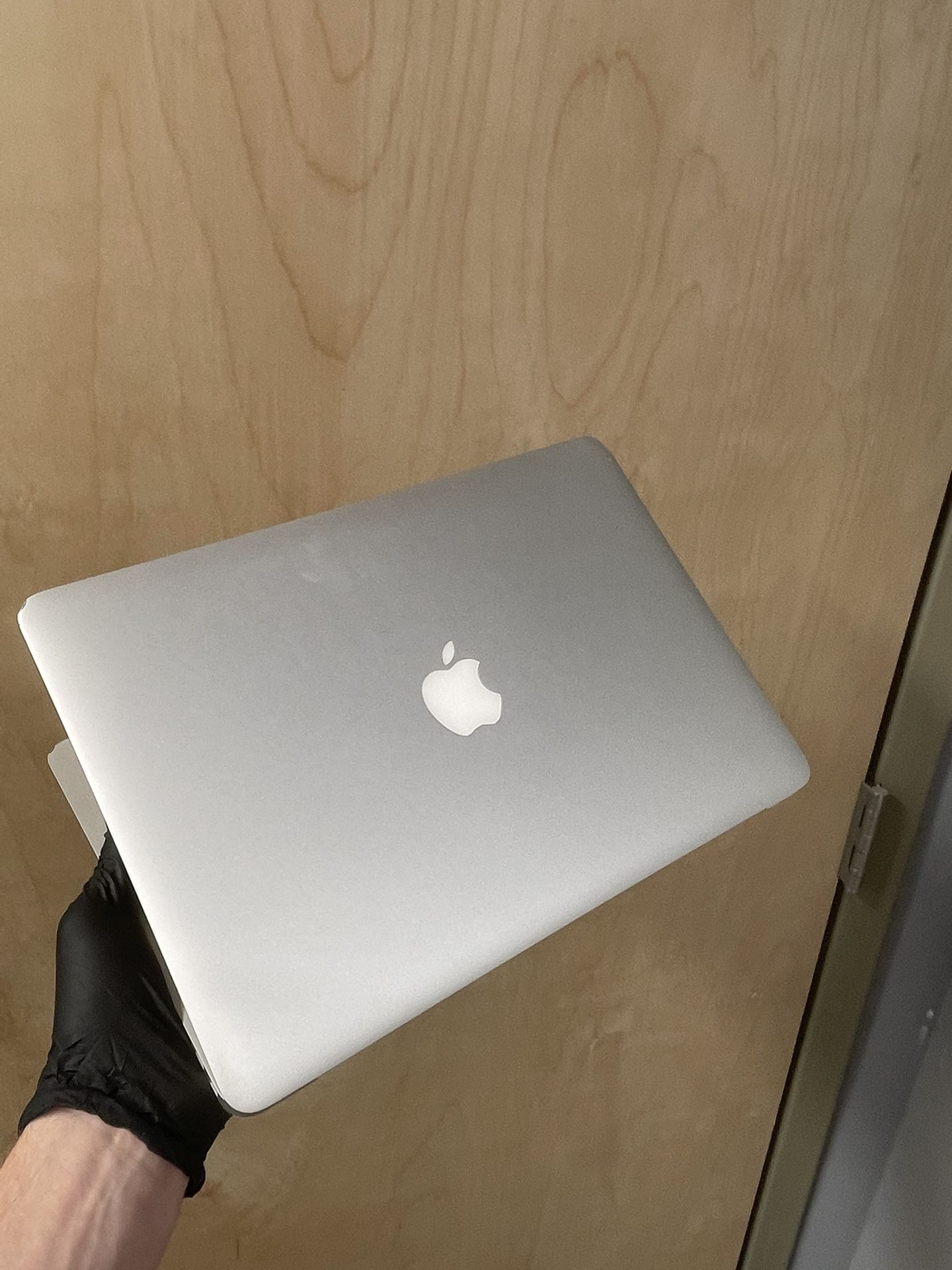 MacBook Air 2017 ~ 128gb ~ Silver