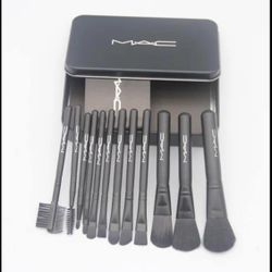 Makeup Brushes 