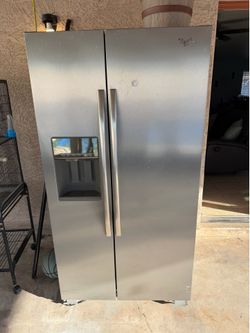Refrigerator whirlpool