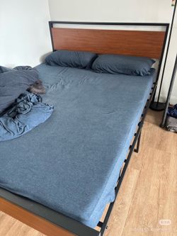 Bed frame queen