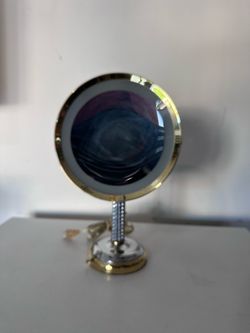 Lighted Vanity Makeup Mirror on Stand