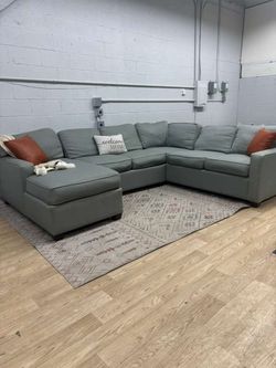 Custom U-Shaped 3-Piece Sectional Couch
