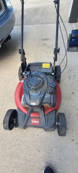 Toro Recycler 21-Inch Gasoline Self-Propelled Lawn Mower with 140cc Briggs and Stratton Engine.
