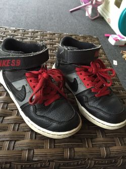 Nike size 2 y