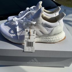 WOMANS ADIDAS DNA 1.0