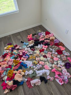 Lot of hair bows for girls NEW