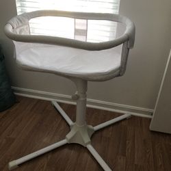 Halo Swivel Bassinet