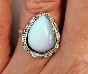 STERLING SILVER MOONSTONE RING SIZE 9
