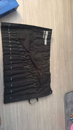 Combination wrench set