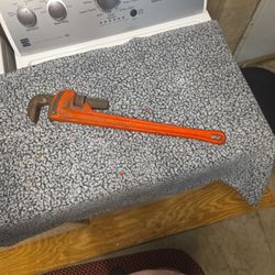 Heavy-duty RIGID Pipe  Wrench -24"