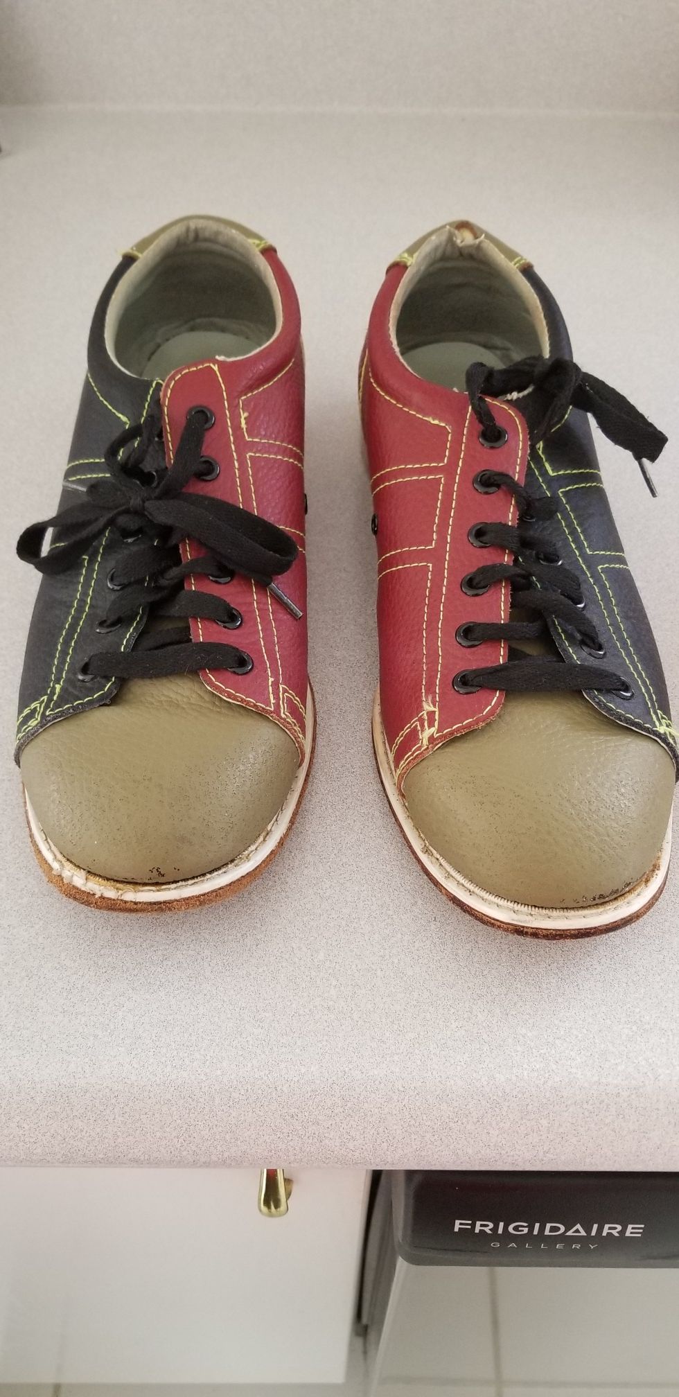 Linds classic bowling shoes for Sale in Boca Raton, FL OfferUp