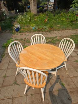 Dining table set with leaf
