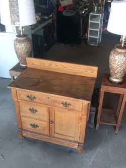 Antique wash table