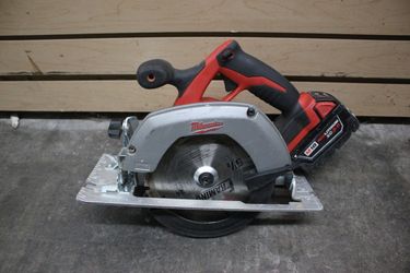 Milwaukee 2630-20 M18 18V 6 1/2" Circular Saw W/Battery