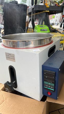 laboratory heating oil bath, model RE-501, rated 2 kW / 110 V / 60 Hz.
