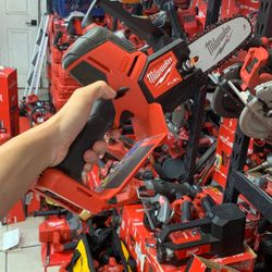 Milwaukee M18 Fuel Hatchet 8” Pruning Saw