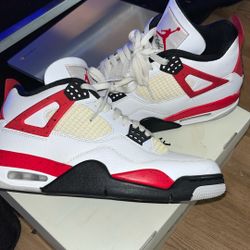 Jordan 4’s 9.5