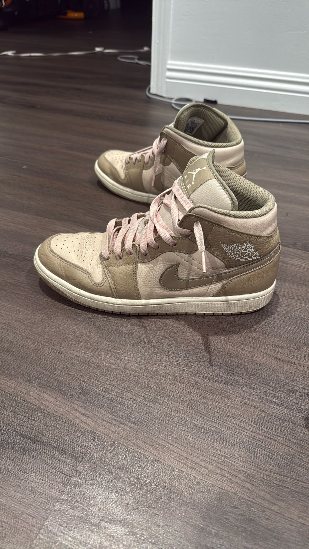 Jordan 1 mid