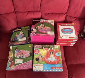 ~NEW~ Pools And Floaties $1