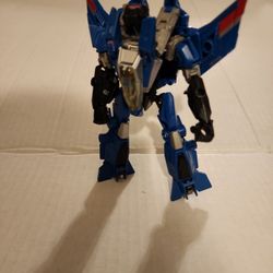 Transformers Generations Thrilling 30 Deluxe Thundercracker 