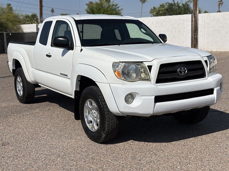 2005 Toyota Tacoma 4WD TRUCK LOW MI WELL SERVICED TOYOTA TACOMA 4X4
