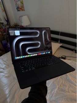Apple MacBook Air M3 15Inch 16GB 512SSD 🖤‼️