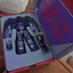 COLLECTIBLE NIKE TRANSFORMER BRAND NEW