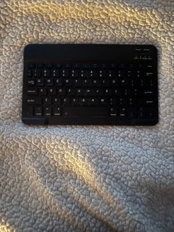 Portable Bluetooth keyboard