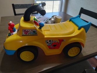 ELMO RIDE ALONG, DIAPER GENIE, ACTIVITY WALKER & BALL PIT