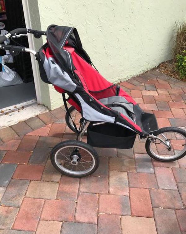 Dreamer design jogging stroller for Sale in West Palm