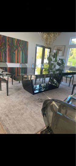 Dining room table
