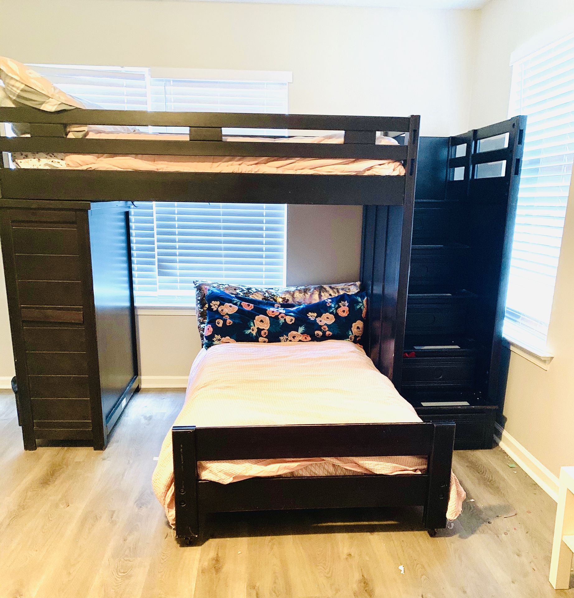 Bunk bed step bunk bed twin/twin with chest