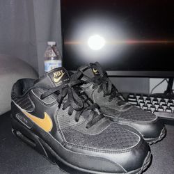 Nike Air Max 90 Essential