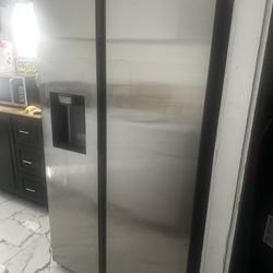 Samsung Stainless Steal Refrigerator 