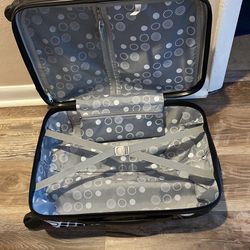 Ultra Light 4 Wheel Carryon Suitcase 21x13x9 Thumbnail