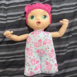 Hasbro Baby Alive 2015 Snugglin' Sarina Blue Eyes Cloth Plastic Baby Thumbsucker