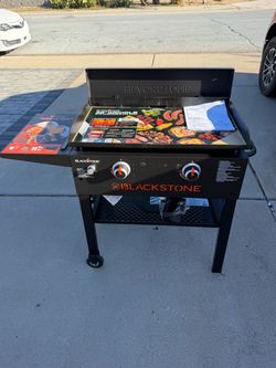 Blackstone Original Outdoor Griddle, 28 inch 2-Burner Flat Top Grill with Hard Cover, Black $170 NEW  FIRM PRICE THANKS