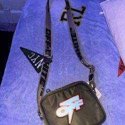  Cross Bag/ Messenger Bag - Off White