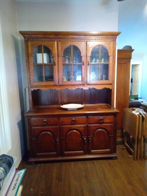 China Cabinet Hutch