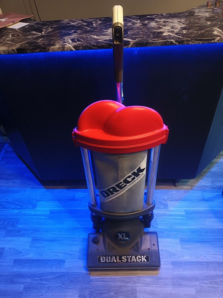 Oreck Dual Stack XL Commercial Vacuum DS 1600