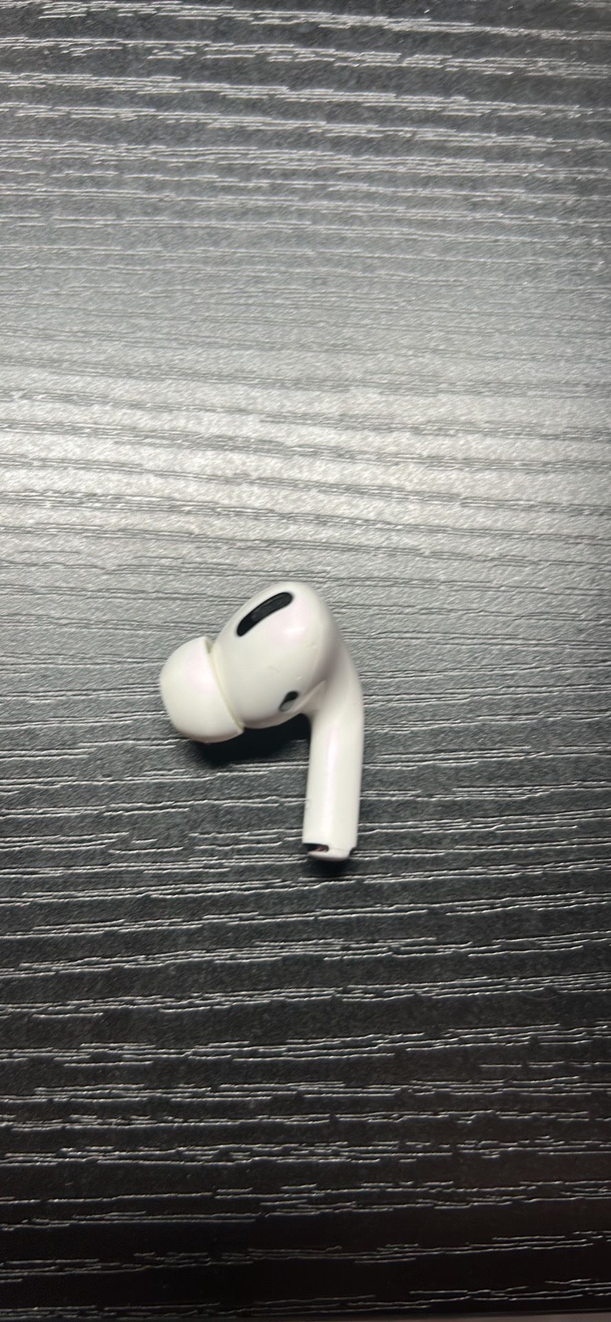 (RIGHT) AirPods gen 2