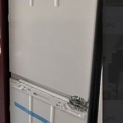 24" Fisher & Paykel RB2470BRV1 Series 5 Integrated Refrigerator Freezer