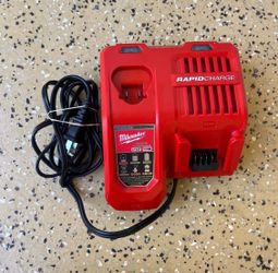Milwaukee M12 and M18 12-Volt/18-Volt Lithium-Ion Multi-Voltage Rapid Battery Charger