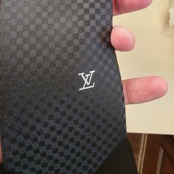 Louis Vuitton Damier Black Tie 
